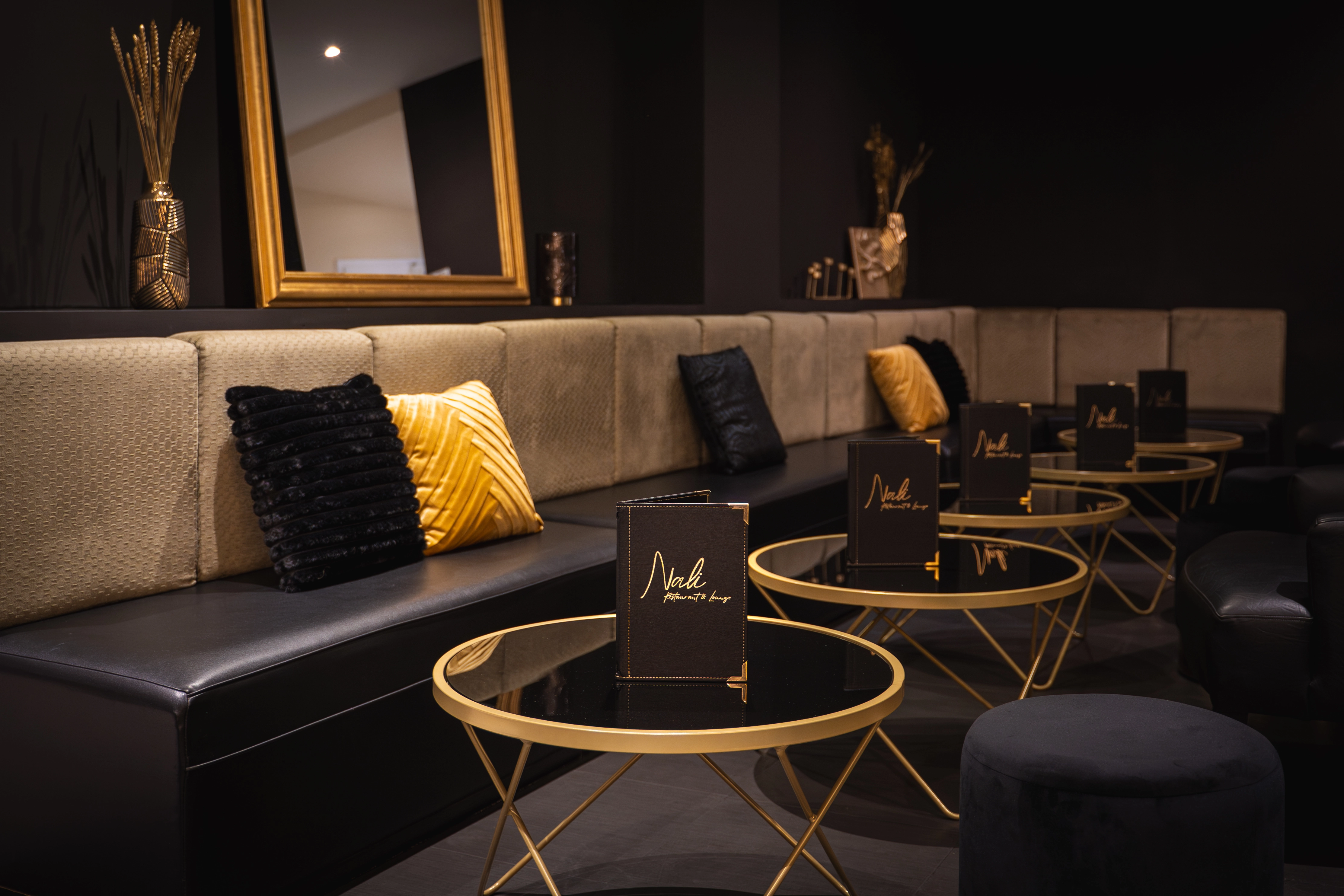 Salle chaleureuse et élégante du restaurant Nali à Forbach